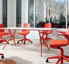 Стол обеденный Spoon Table Стол обеденный Spoon Table фабрика Kartell