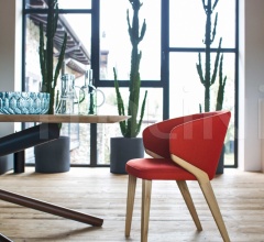 Стул с подлокотниками Nora Стул с подлокотниками Nora фабрика Bross Italia