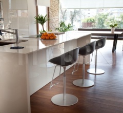 Итальянские Рестораны/Бары - Барный стул Up chair 907 фабрика Tonon