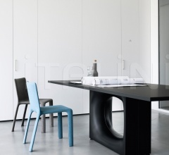 Стол обеденный Holo Стол обеденный Holo фабрика Kristalia