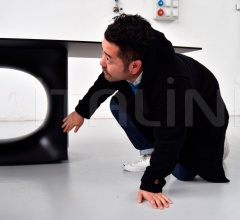 Стол Holo фабрика Kristalia