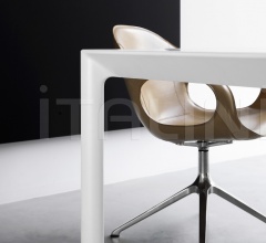 Стол обеденный Maki Стол обеденный Maki фабрика Kristalia