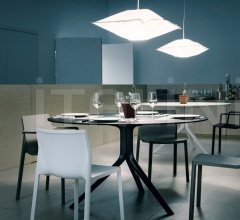 Стул с подлокотниками LP features фабрика Kristalia