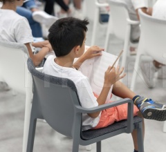 Стул с подлокотниками LP padded фабрика Kristalia