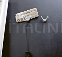 Вешалка Hang-Up фабрика Kristalia