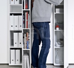 Модульный стеллаж Blio Модульный стеллаж Blio фабрика Kristalia