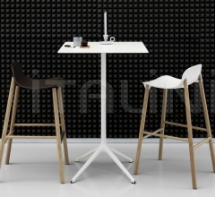 Барный стул Sharky Stool фабрика Kristalia