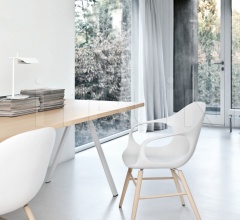 Стул Elephant Wood Base фабрика Kristalia