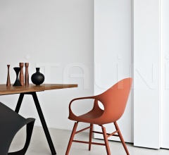 Стул Elephant Wood Base фабрика Kristalia