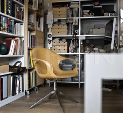 Кресло Elephant Trestle фабрика Kristalia