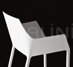 Стул с подлокотниками Mem фабрика Kristalia