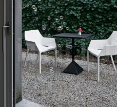 Стул с подлокотниками Mem фабрика Kristalia