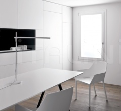 Стул с подлокотниками Mem фабрика Kristalia