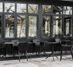 Стул с подлокотниками Mem фабрика Kristalia