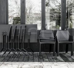 Стул с подлокотниками Mem фабрика Kristalia