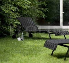 Шезлонг Rest lounger фабрика Kristalia