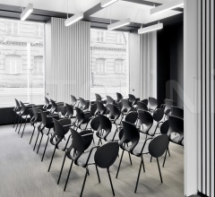 Стул Pikaia Four Legs фабрика Kristalia