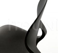 Кресло Pikaia with Castors фабрика Kristalia