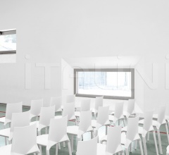 Стул Plana фабрика Kristalia