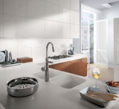 Итальянские Кухни с барной стойкой - Кухня Silverbox 5 Итальянские Кухни с барной стойкой - Кухня Silverbox 5 фабрика Ernestomeda