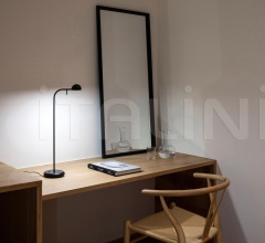 Итальянские Настольные светильники - Настольная лампа Pin фабрика Vibia