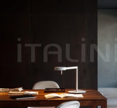 Итальянские Настольные светильники - Настольная лампа Swing фабрика Vibia