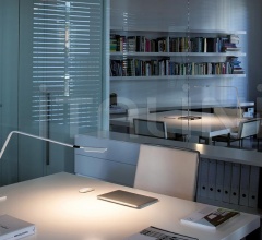 Итальянские Настольные светильники - Настольная лампа Flex Итальянские Настольные светильники - Настольная лампа Flex фабрика Vibia