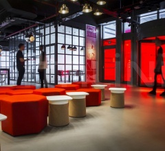 Столик Degree Столик Degree фабрика Kristalia