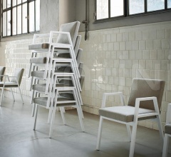 Стул с подлокотниками Babela Стул с подлокотниками Babela фабрика Tacchini