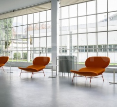 Барный стол Kelly T Central Base Барный стол Kelly T Central Base фабрика Tacchini