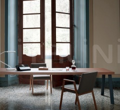 Письменный стол Nastro Письменный стол Nastro фабрика Tacchini