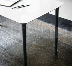 Стол обеденный Spindle Стол обеденный Spindle фабрика Tacchini