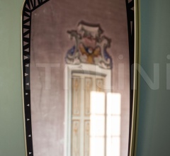 Настенное зеркало Dorian Настенное зеркало Dorian фабрика Tacchini