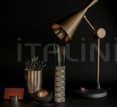 Настольная лампа BEAT TABLE BRASS Настольная лампа BEAT TABLE BRASS фабрика Tom Dixon