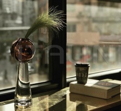 Ваза TANK VASE STEM Ваза TANK VASE STEM фабрика Tom Dixon