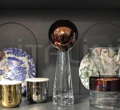 Ваза TANK VASE MEDIUM Ваза TANK VASE MEDIUM фабрика Tom Dixon