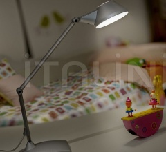 Итальянские Настольные светильники - Настольная лампа Petite T Итальянские Настольные светильники - Настольная лампа Petite T фабрика B Lux