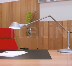 Итальянские Настольные светильники - Настольная лампа Petite T Итальянские Настольные светильники - Настольная лампа Petite T фабрика B Lux