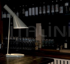 Настольная лампа AJ Настольная лампа AJ фабрика Louis Poulsen