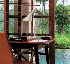 Настольная лампа AJ Настольная лампа AJ фабрика Louis Poulsen