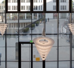 Подвесной светильник Enigma 825 фабрика Louis Poulsen