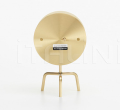 Часы Desk Clocks - Tripod Clock Часы Desk Clocks - Tripod Clock фабрика Vitra
