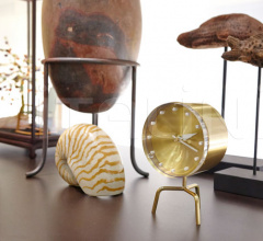 Часы Desk Clocks - Tripod Clock Часы Desk Clocks - Tripod Clock фабрика Vitra