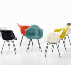 Стул Eames Fiberglass Armchair DAX Стул Eames Fiberglass Armchair DAX фабрика Vitra