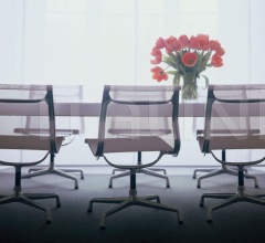 Кресло Aluminium Chairs EA 105/107/108 Кресло Aluminium Chairs EA 105/107/108 фабрика Vitra
