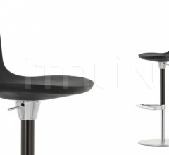 Итальянские Рестораны/Бары - Барный табурет Zeb Stool Foam Back фабрика Vitra