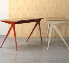 Письменный стол Compas Direction Письменный стол Compas Direction фабрика Vitra