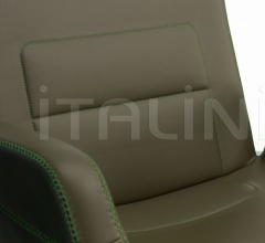 Кресло East River Chair Leather Кресло East River Chair Leather фабрика Vitra