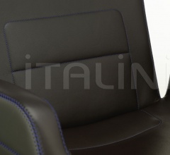 Кресло East River Chair Leather Кресло East River Chair Leather фабрика Vitra