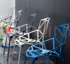 Стул с подлокотниками Chair_One фабрика Magis